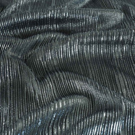 Silver irregular pleated foil